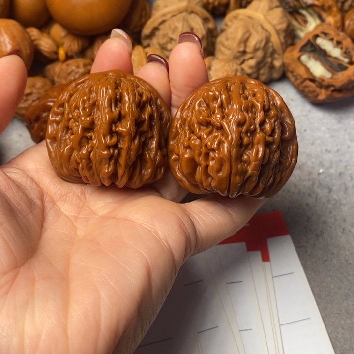 运***错文玩核桃把件四座楼