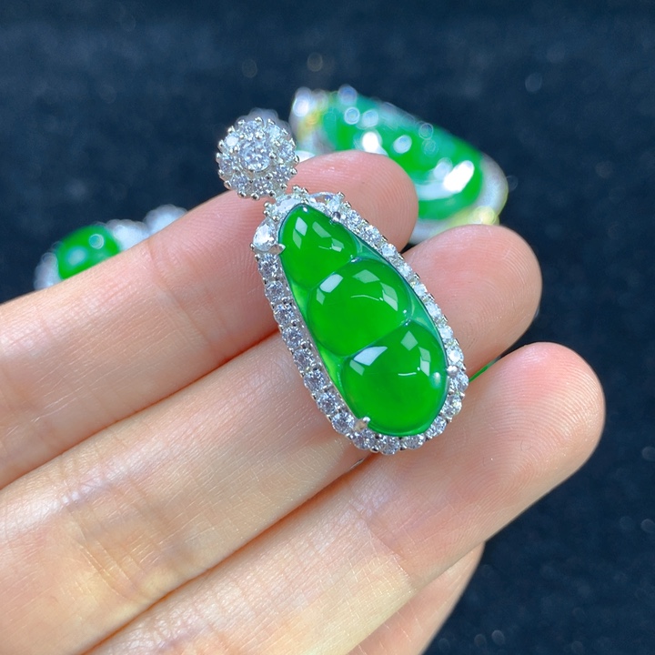 翡翠颈饰银S925镶嵌一个