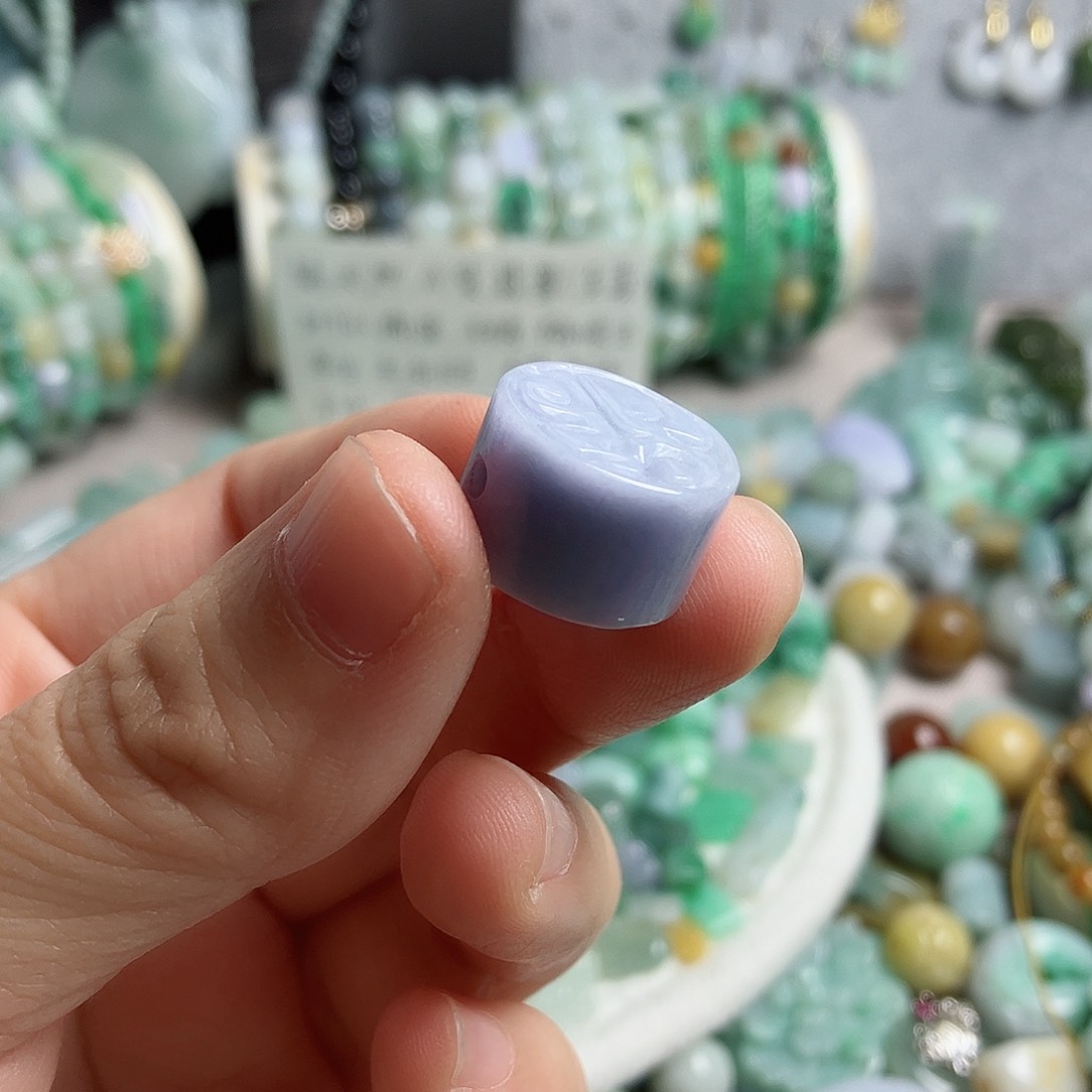 翡翠颈饰未镶嵌浓紫圆饼