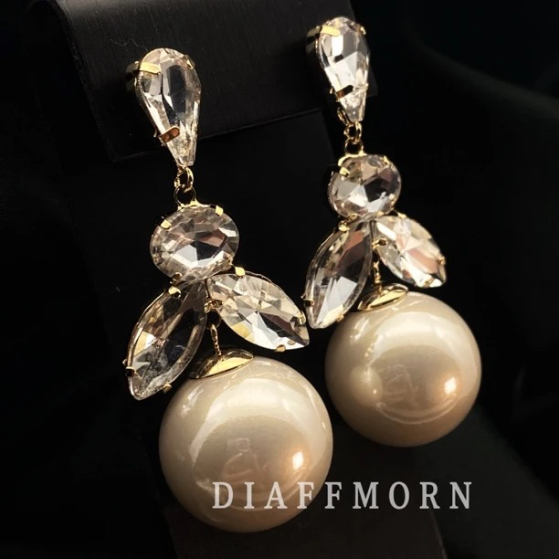 铜合金仿珍珠耳饰 D·F·M“富家千金”时尚大气珠珠耳环