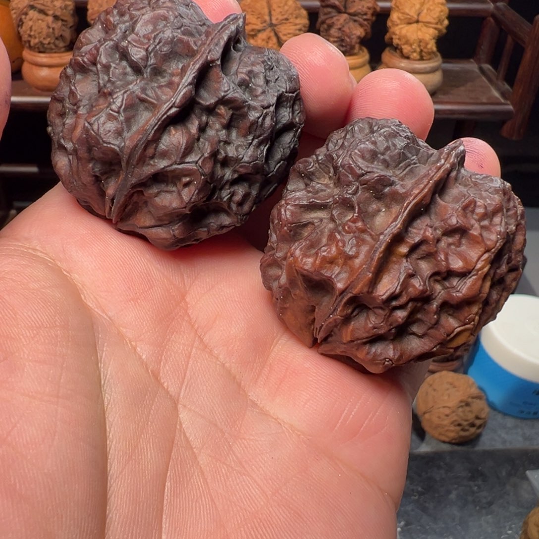 吊坠文玩核桃七彩皇冠43mm