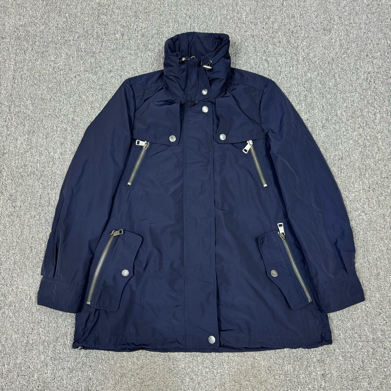 11889879 Burberry巴宝莉 女款蓝色尼龙风衣外套 40码98新