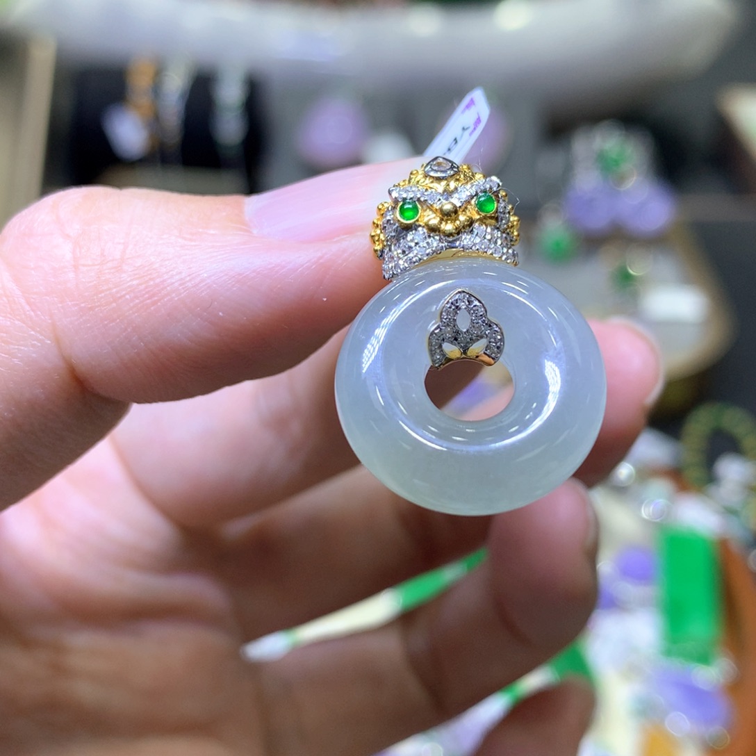 【闪购商品】翡翠颈饰18K金镶嵌翡翠吊坠项链