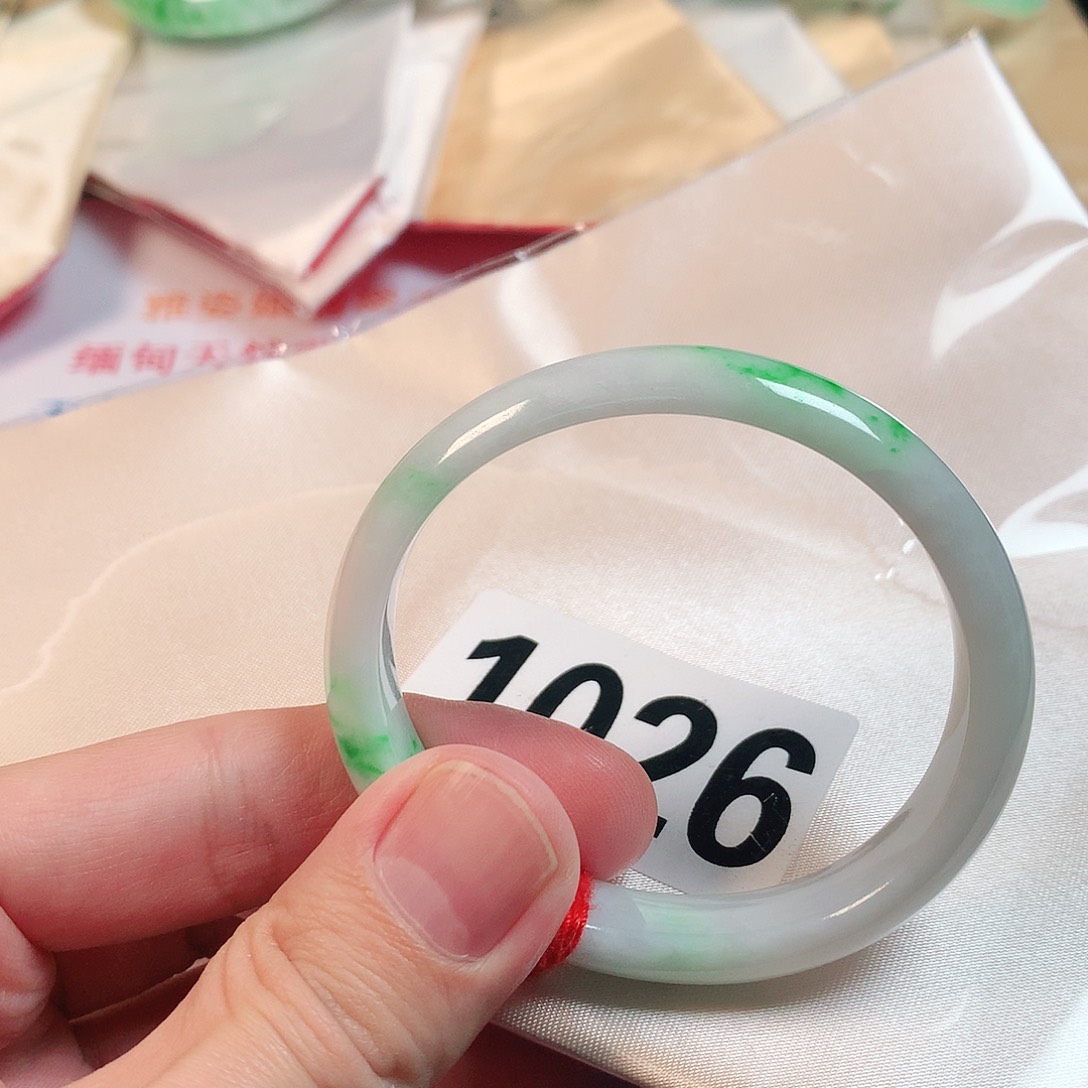 翡翠手镯未镶嵌翡翠手镯1026