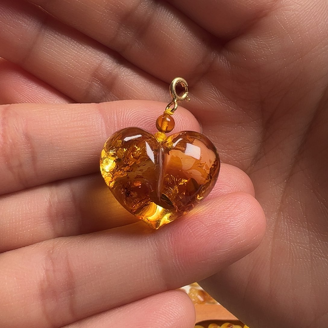 琥珀（花珀）颈饰未镶嵌八***月屁桃吊坠