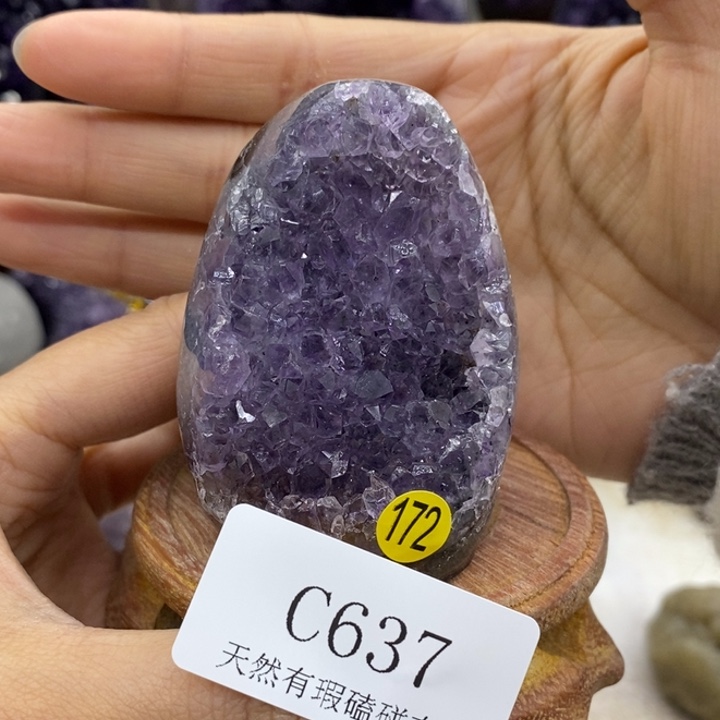 水晶大型摆件（非配饰）未镶嵌?