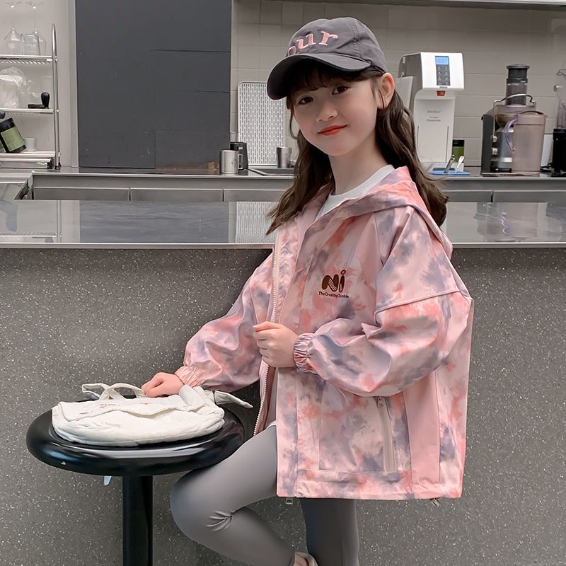 女童冲锋衣外套秋装2025新款洋气儿童春秋款小女孩运动连帽上衣潮