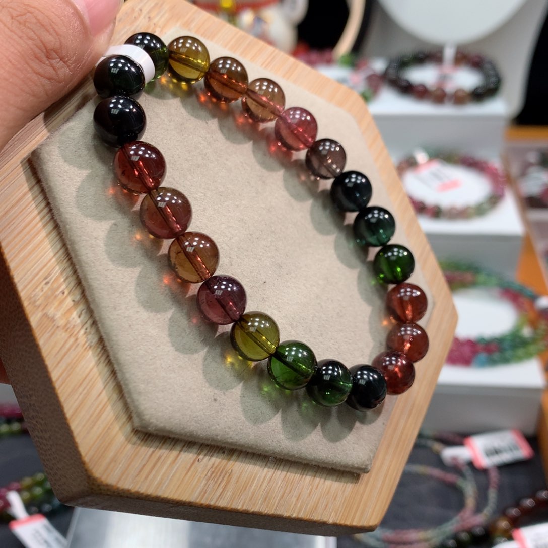 碧玺手链未镶嵌    8.6mm。