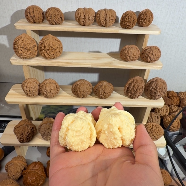 手***柔文玩核桃吊坠蛤蟆头象牙果雕刻