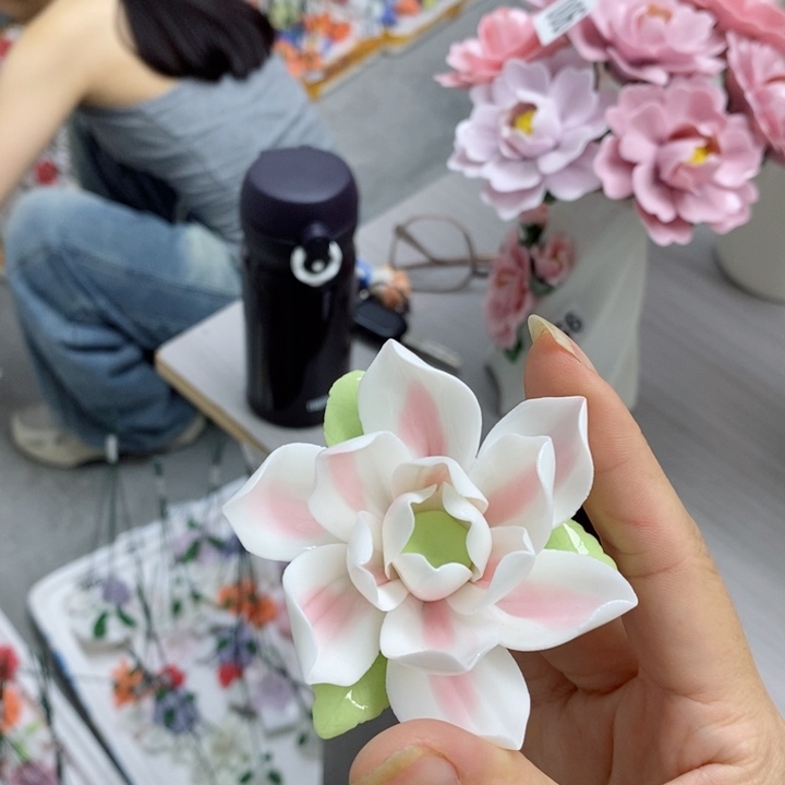 摆件陶瓷材料加工
