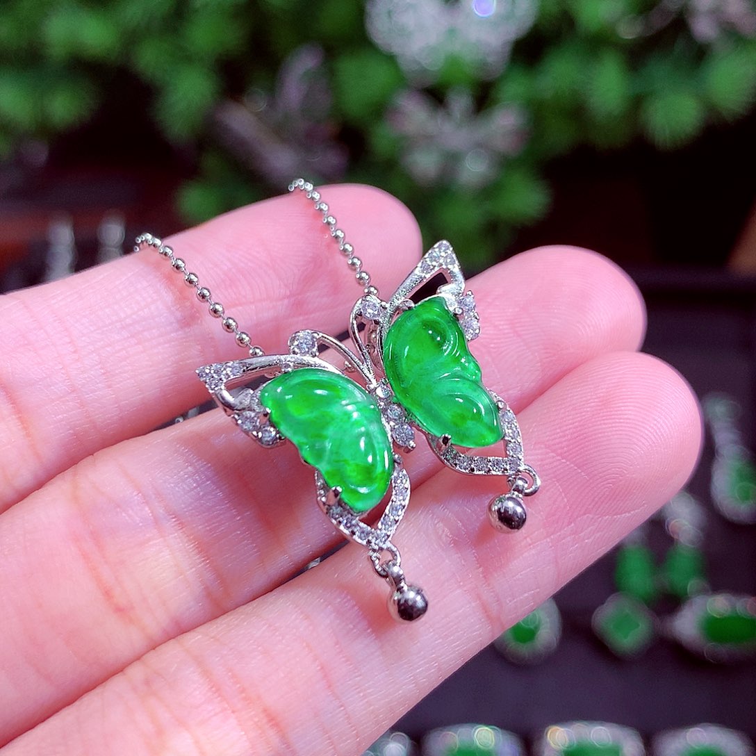 颈饰未镶嵌翡翠天然