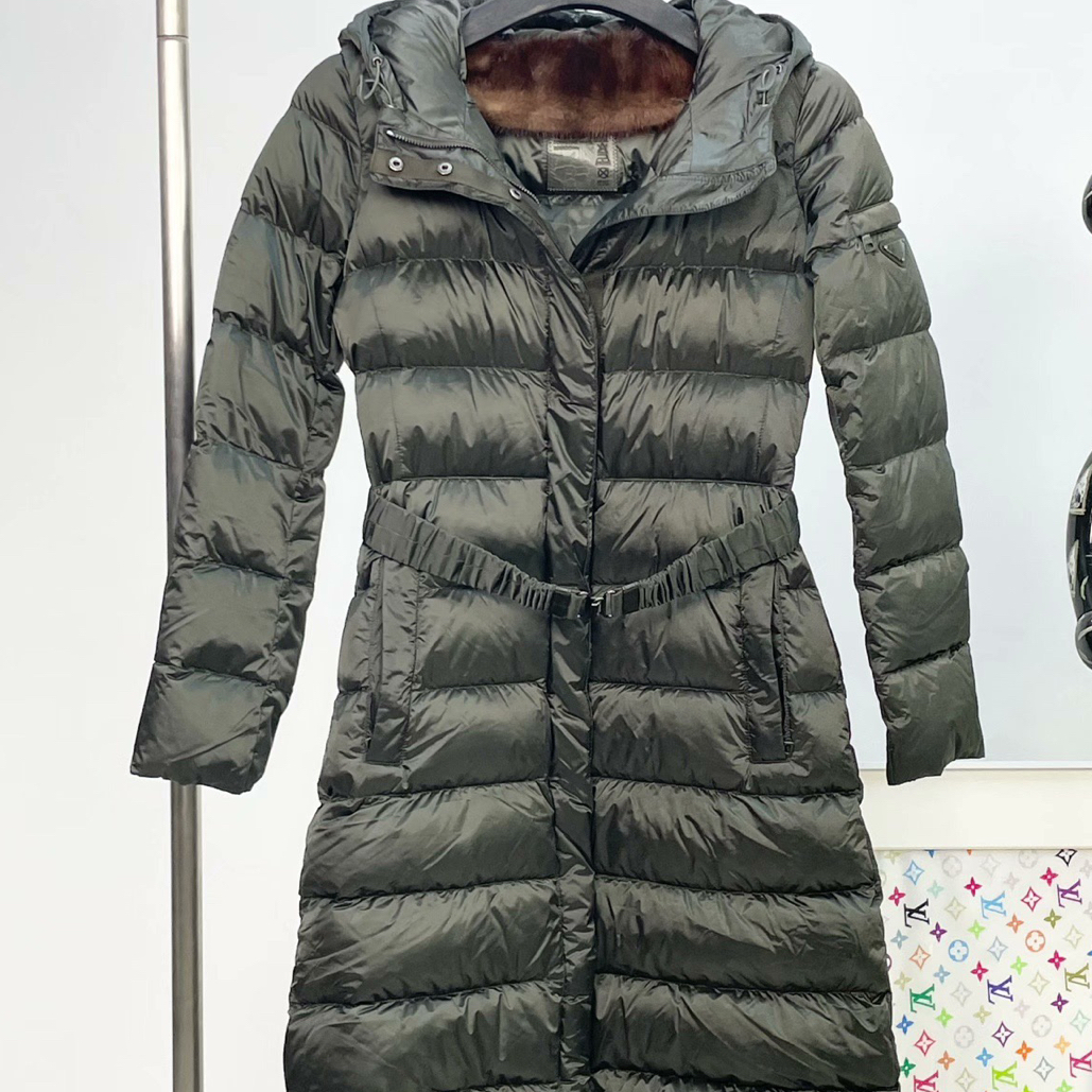 99新 Prada/普拉达 金属绿长款大衣外套/40码/B02671