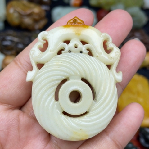 和田玉未镶嵌颈饰10