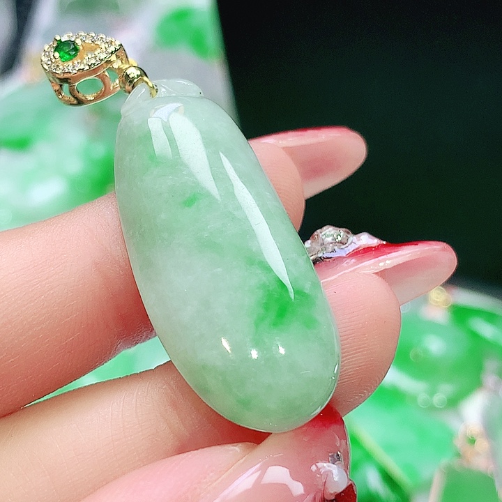 翡翠未镶嵌颈饰翡翠