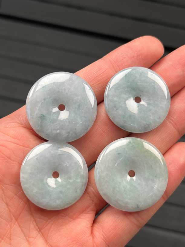 天然翡翠平安扣吊坠多样性发其一