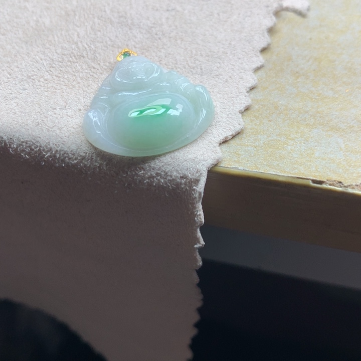 翡翠颈饰18K金镶嵌吊坠