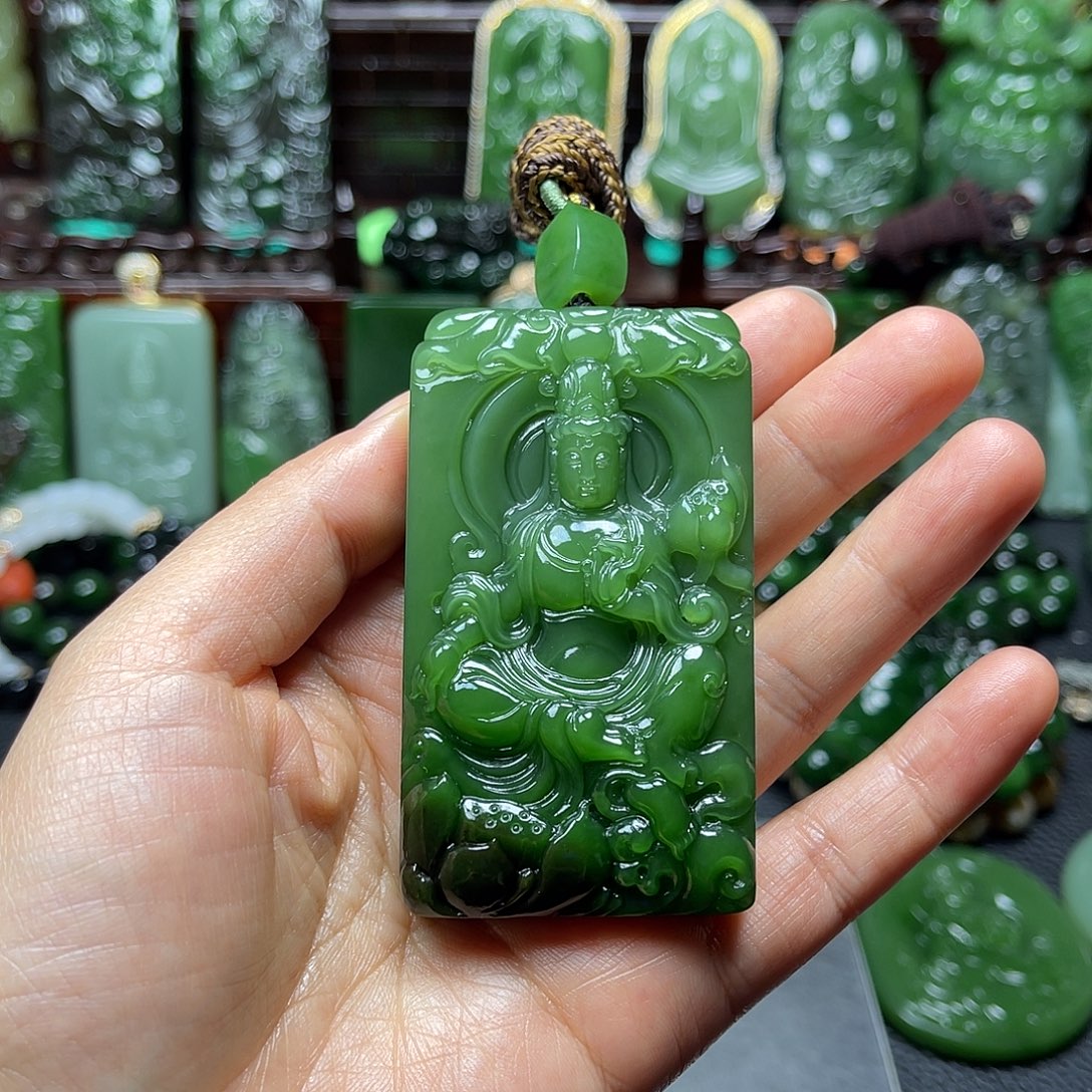 嗨***嚯和田玉未镶嵌颈饰