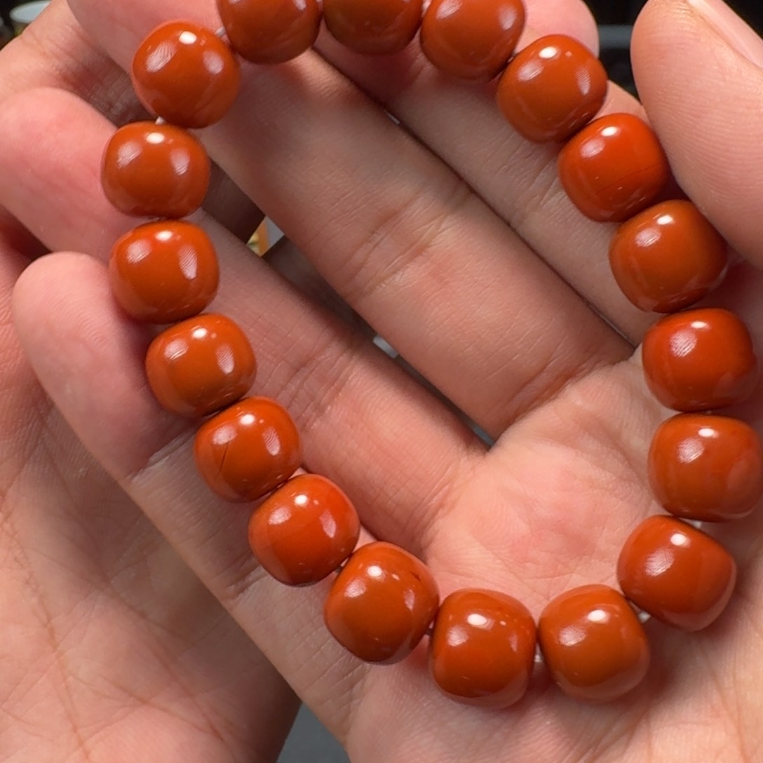 南红玛瑙柿子红老型手串11➕mm,有纹未镶嵌