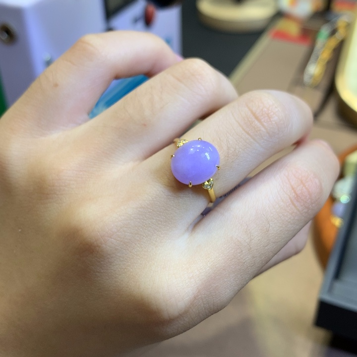 周***周颈饰18K金镶嵌翡翠翡翠