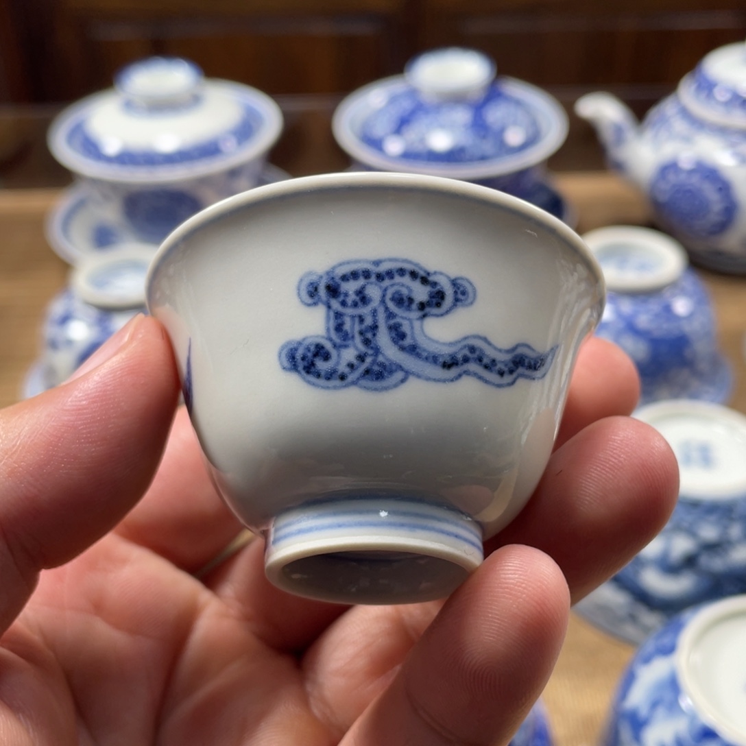 至善雅器祥云纹小撇口杯