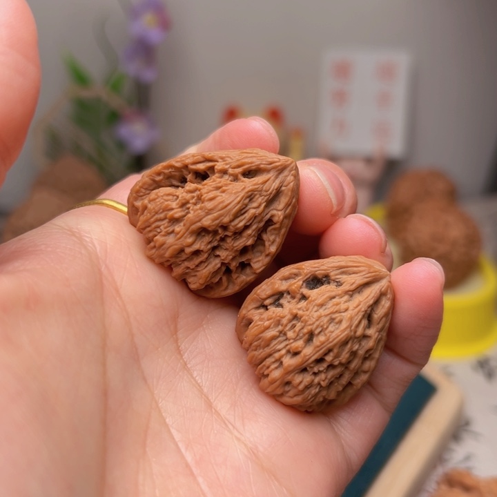 文玩核桃吊坠手捻南疆石