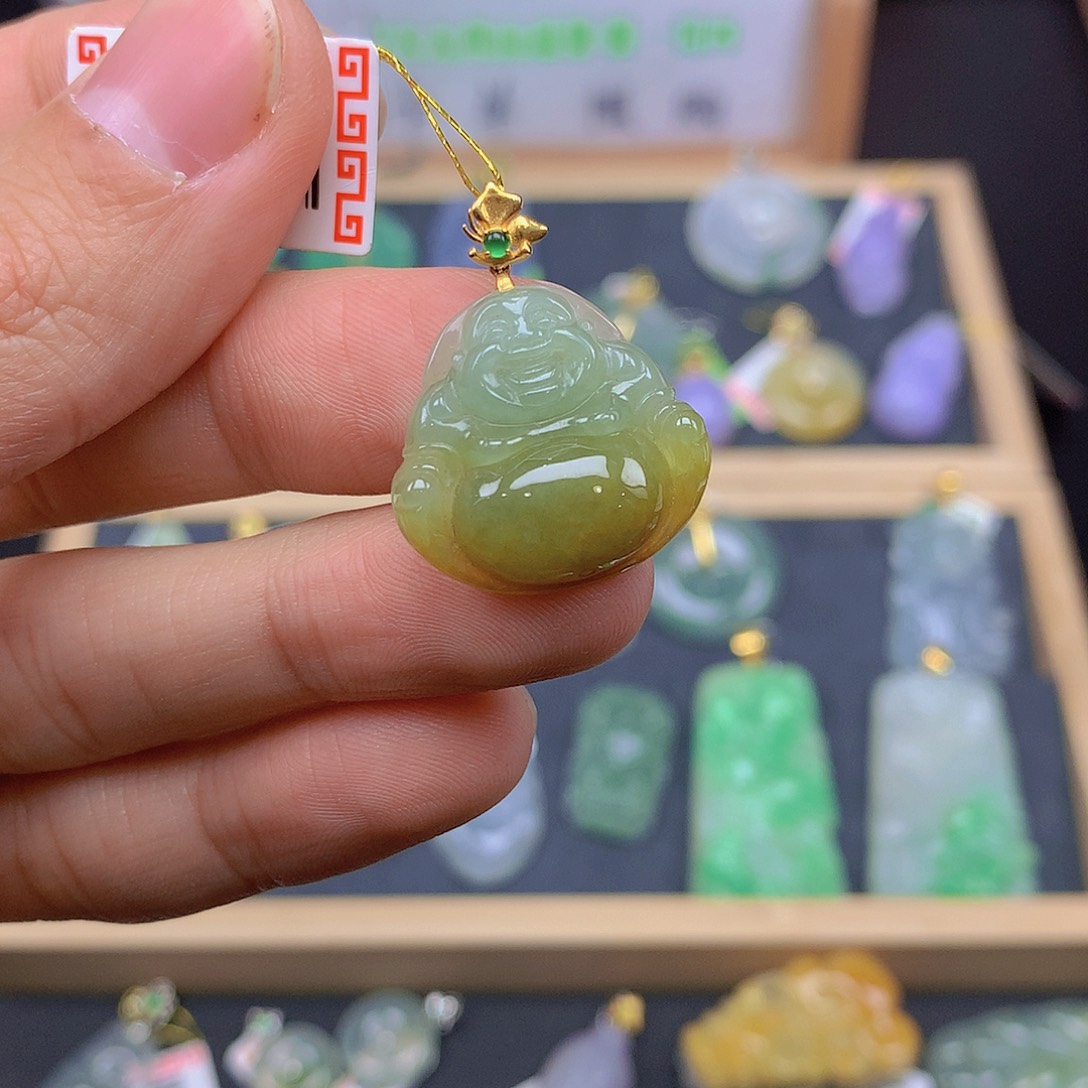 翡翠颈饰18K金镶嵌翡翠