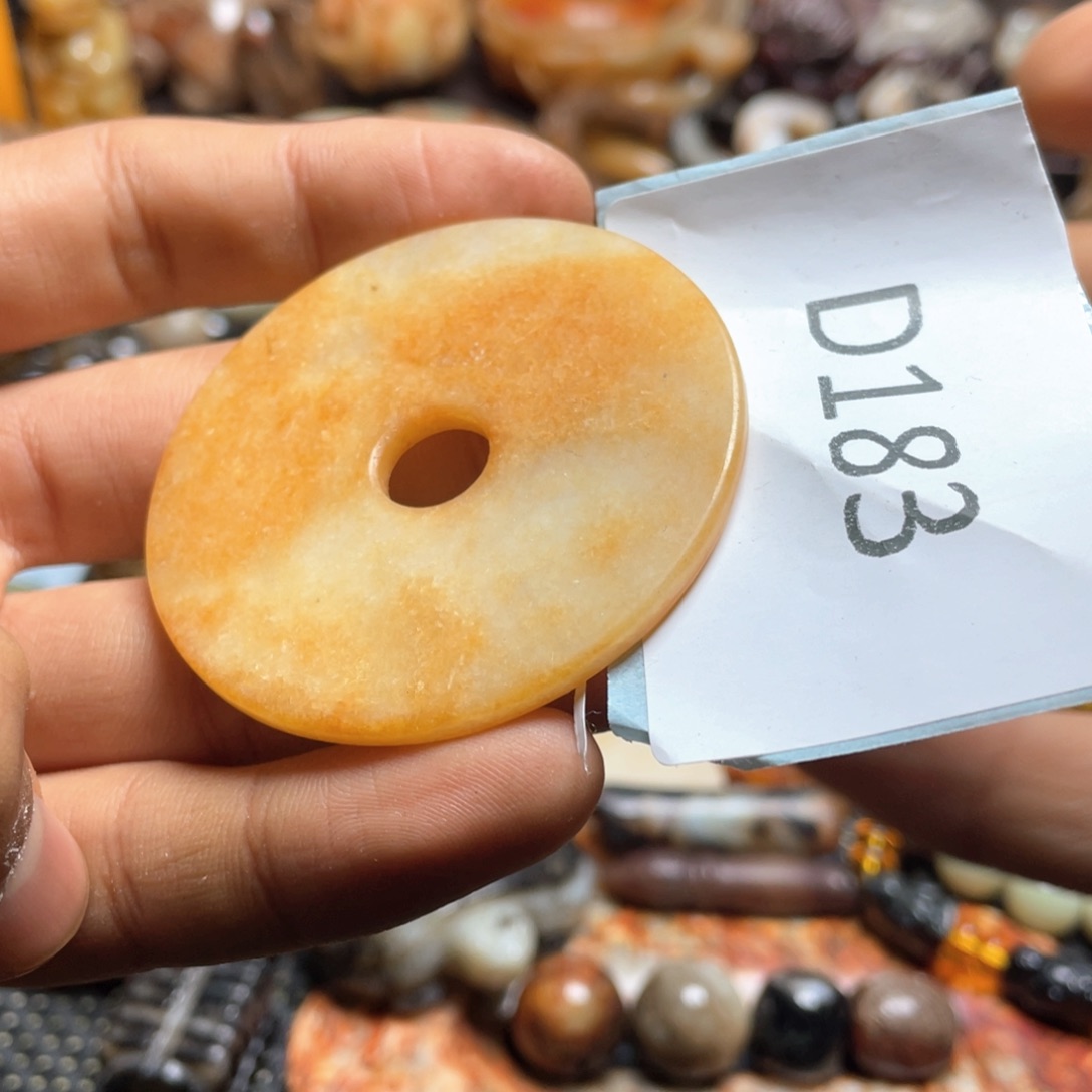 和田玉（糖玉）挂件未镶嵌