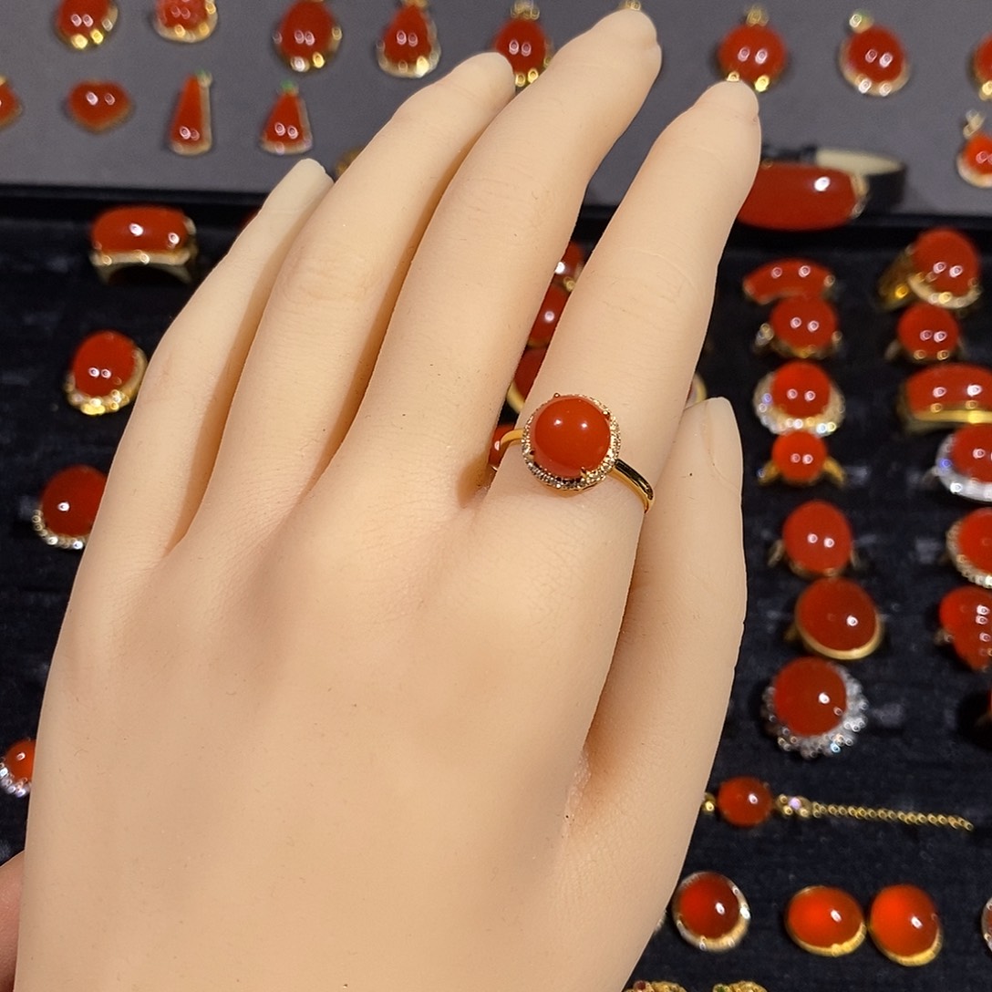 南红玛瑙戒指18K金镶嵌