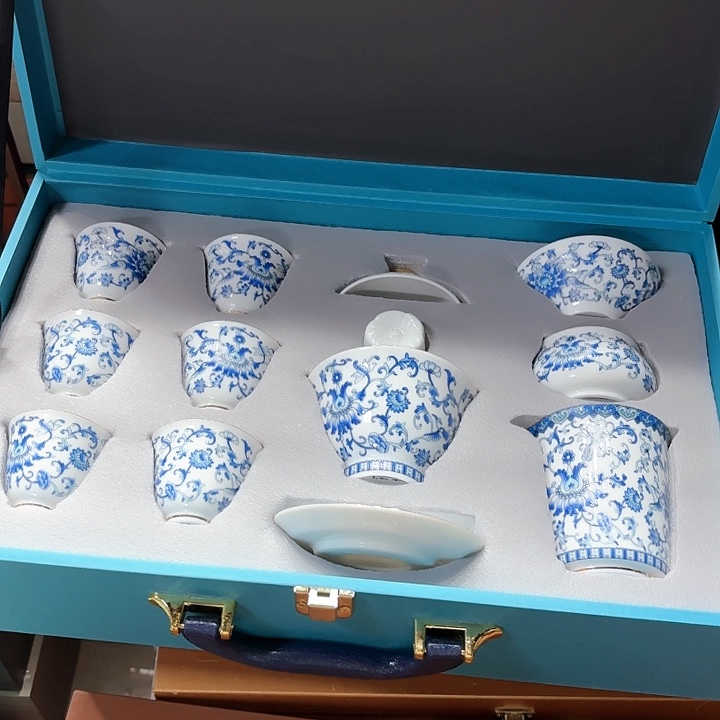 孤品茶具套装等。         