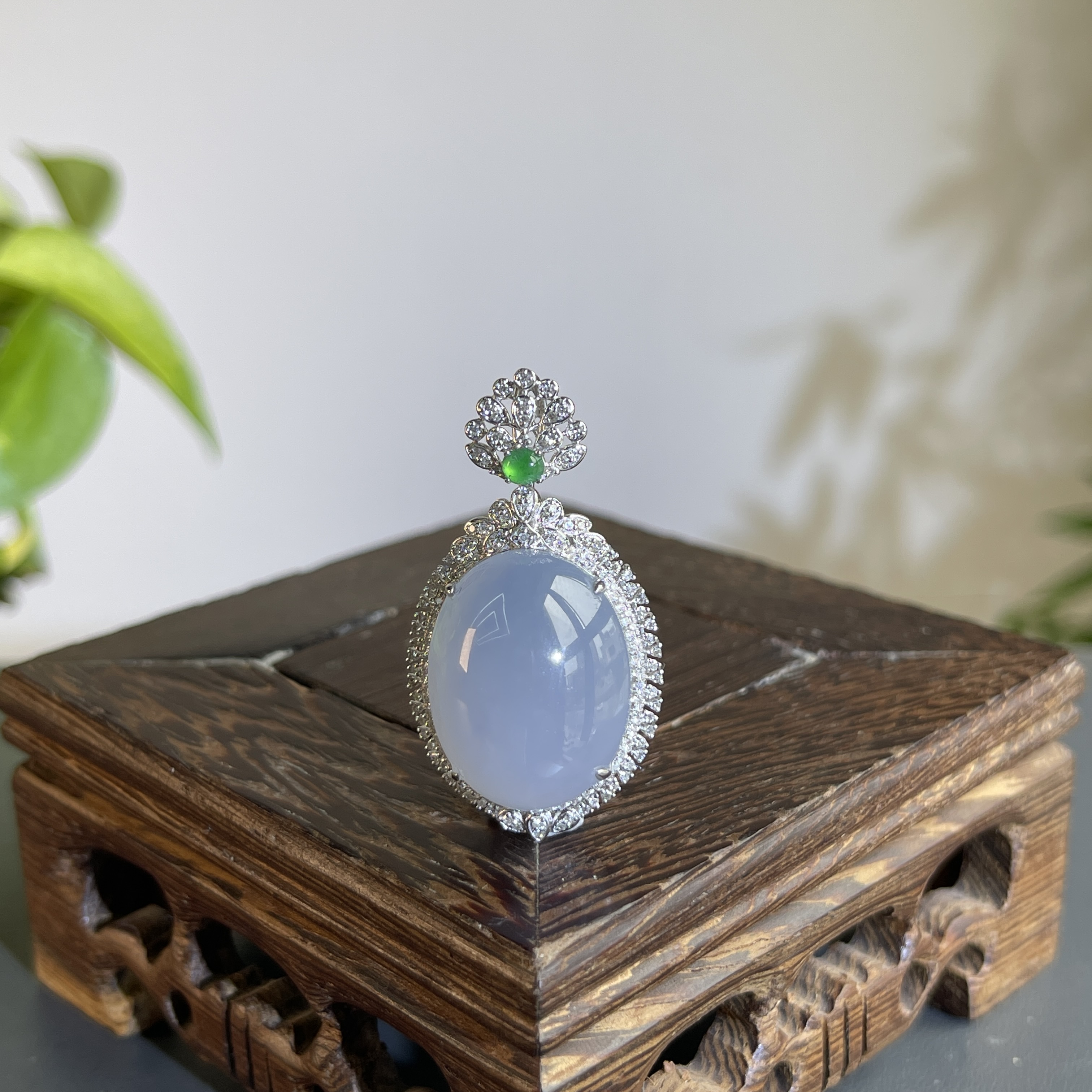 JTB20-190   天然缅甸A货翡翠   18k金钻镶嵌蛋面吊坠