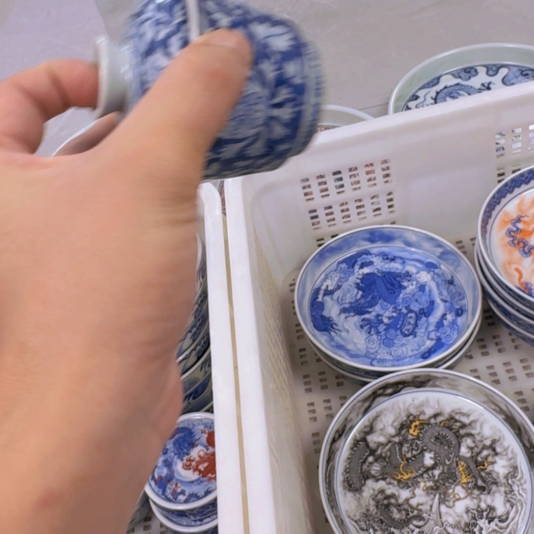 瓷片青花国色天香二才马蹄盖碗