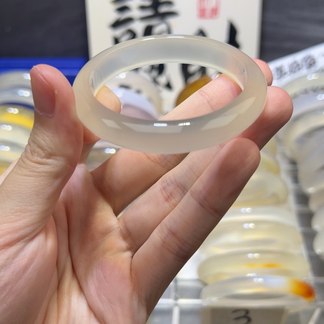 玛瑙/玉髓手镯未镶嵌