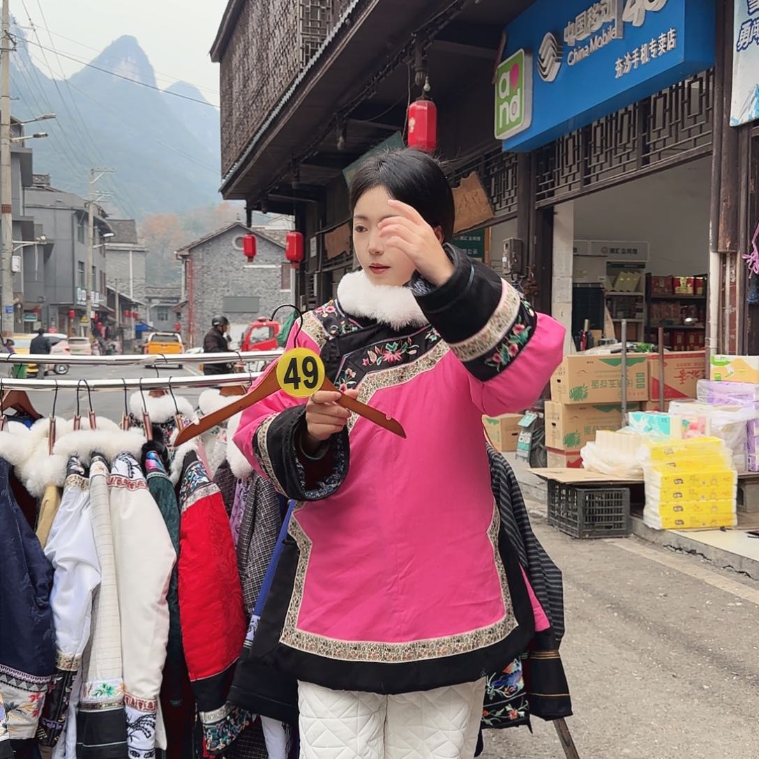 火***播湘西苗族刺绣167 127斤