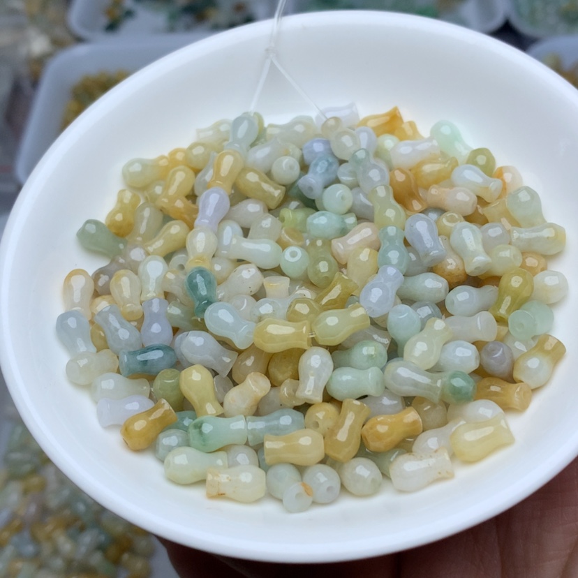 【闪购商品】翡翠手链未镶嵌卡5乘8冰多宝花瓶50颗