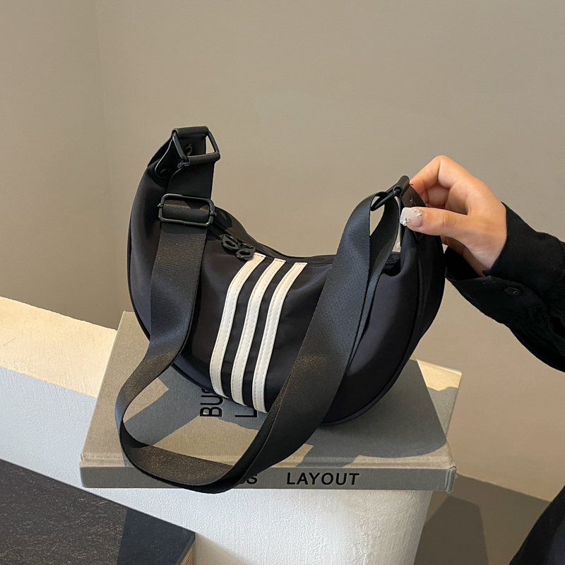 日系饺子包超轻防水布包男女百搭单肩斜挎包多功能尼龙轻便牛角包