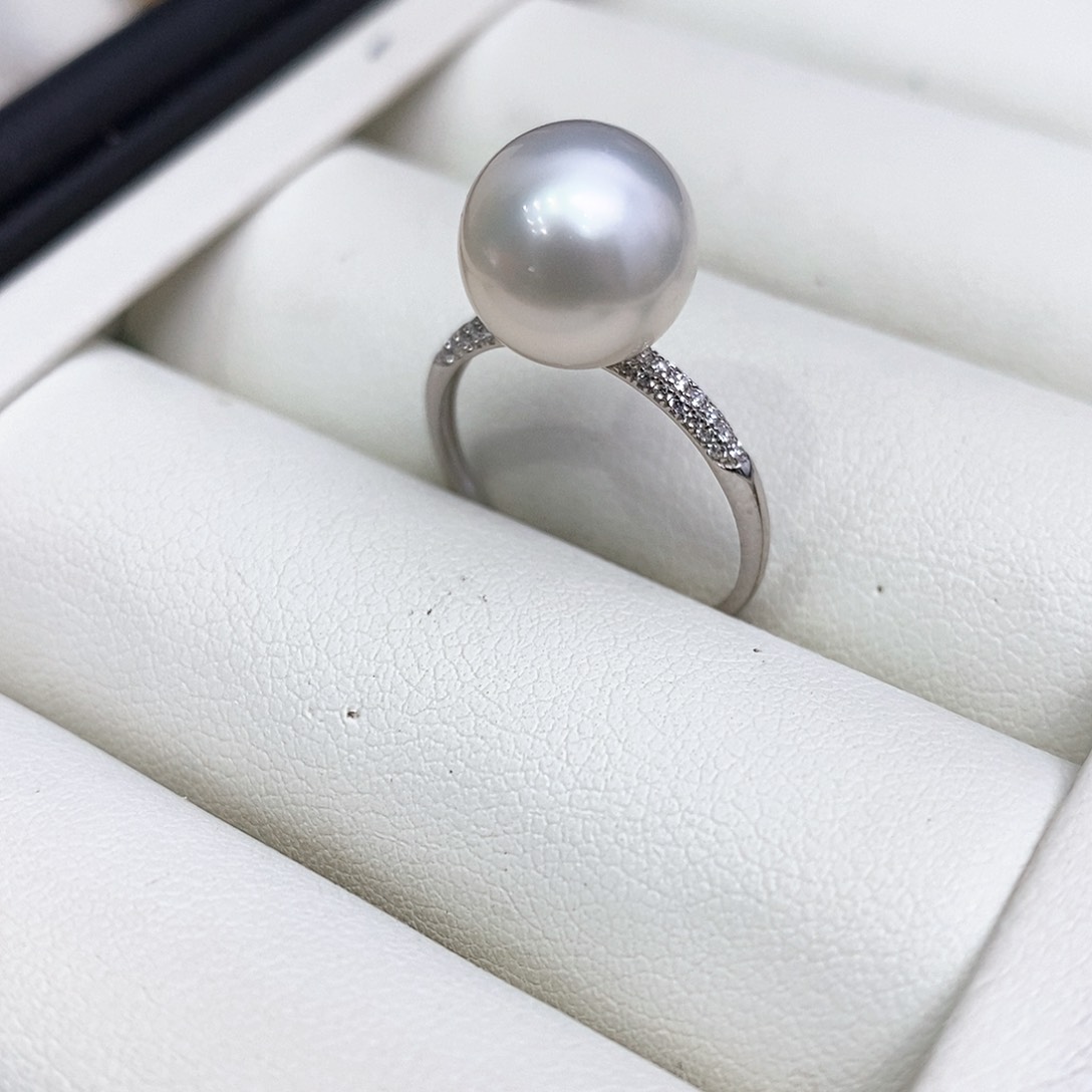 海水珍珠戒指18K金镶嵌钻 石托10m m