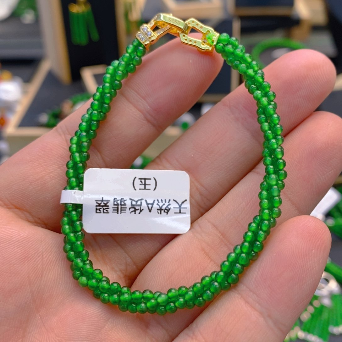 翡翠颈饰未镶嵌卡2.4