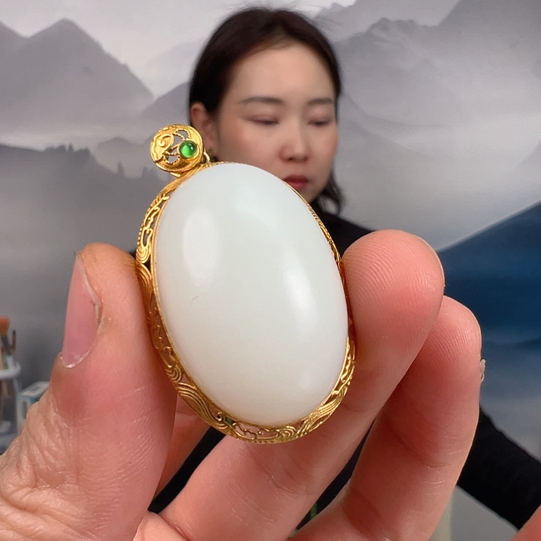 和田玉18K金镶嵌颈饰