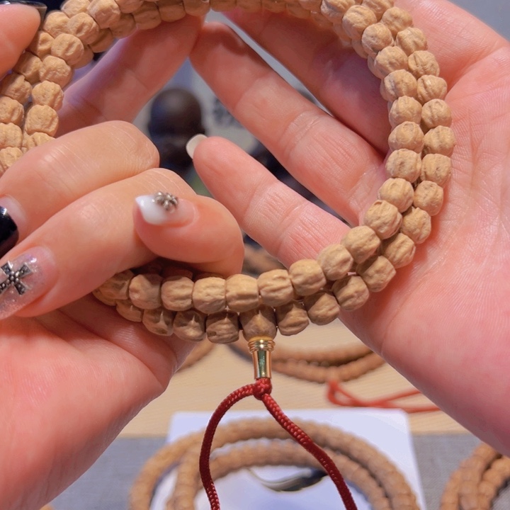 D***g柏香籽/百香籽吊坠