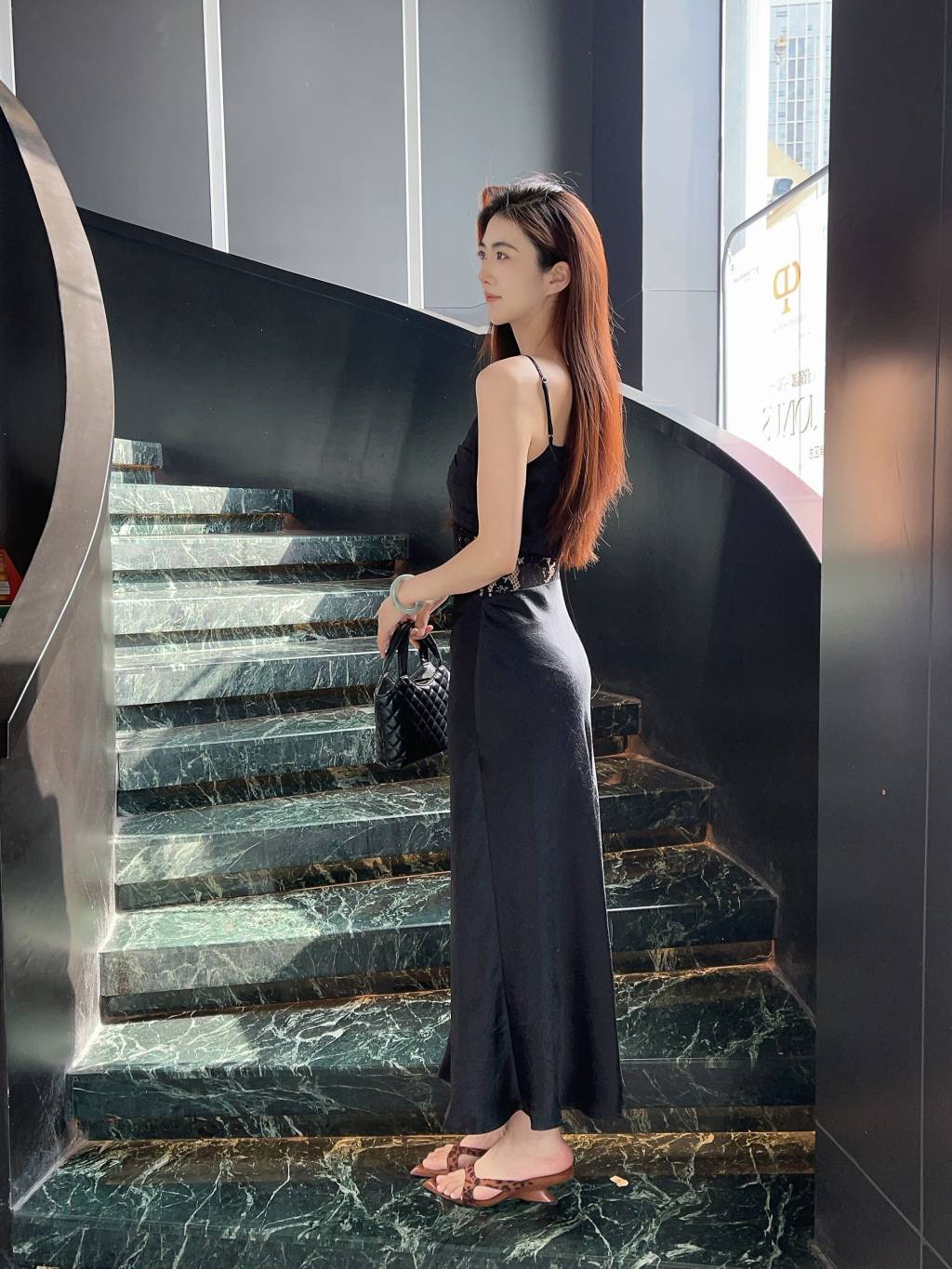 【熊二&精选】2025夏季新款复古醋酸蕾丝V领连衣裙纯色礼服轻奢吊带