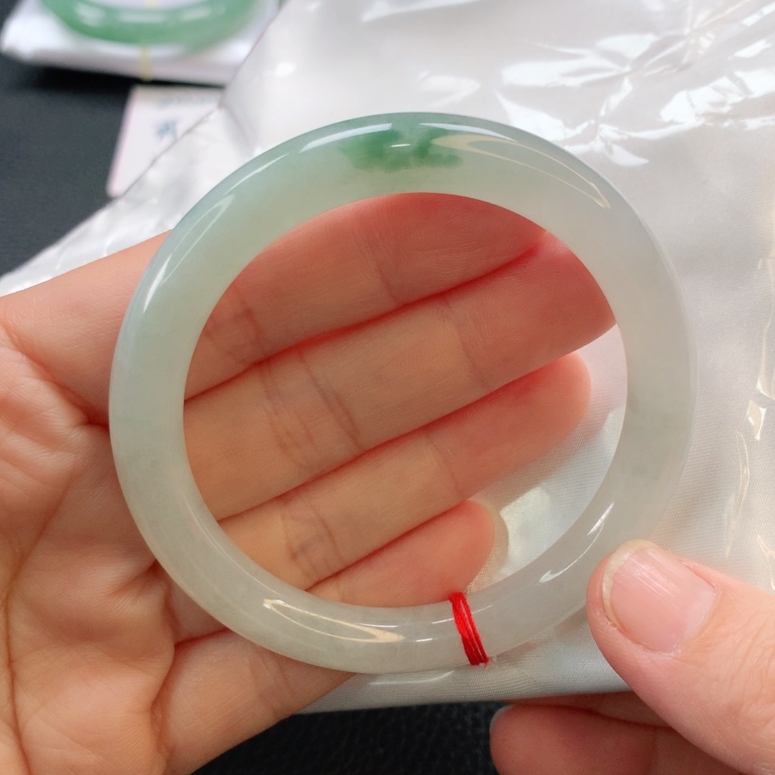 翡翠手镯未镶嵌57圆