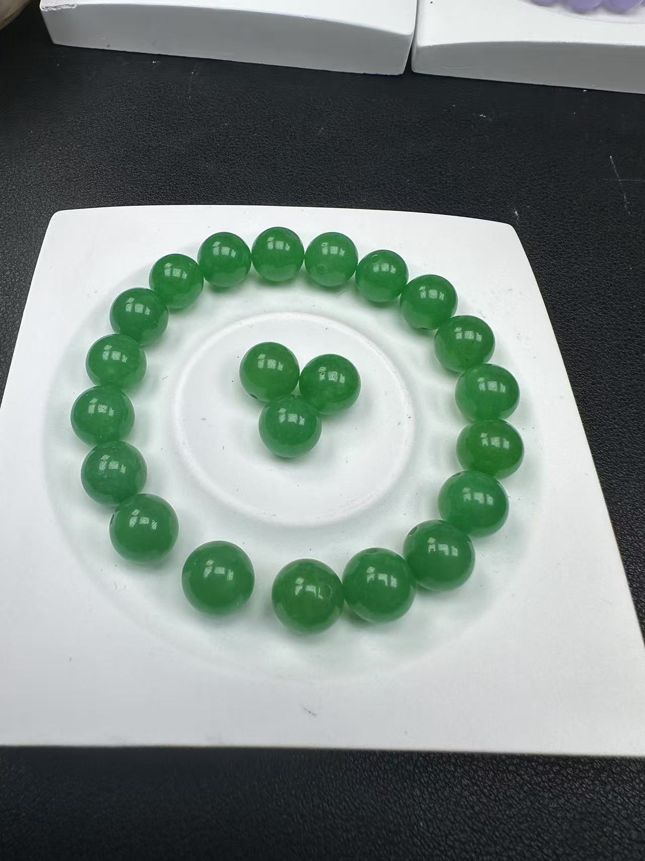 缅料翡翠A货卡10mm绿色单珠（多样性发一颗）（编号3）
