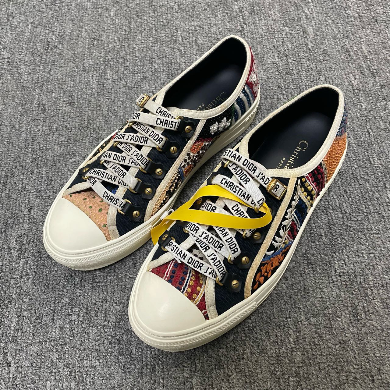 95新 DIOR/迪奥 Walk'n'Dior 刺绣系带低帮时尚板鞋 37码/5721