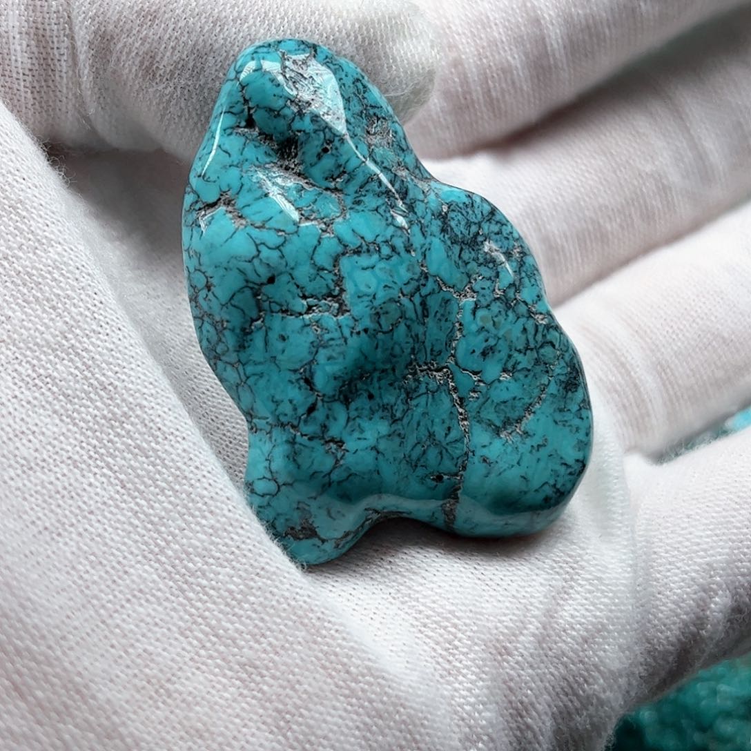 绿松石未镶嵌珠宝奇石