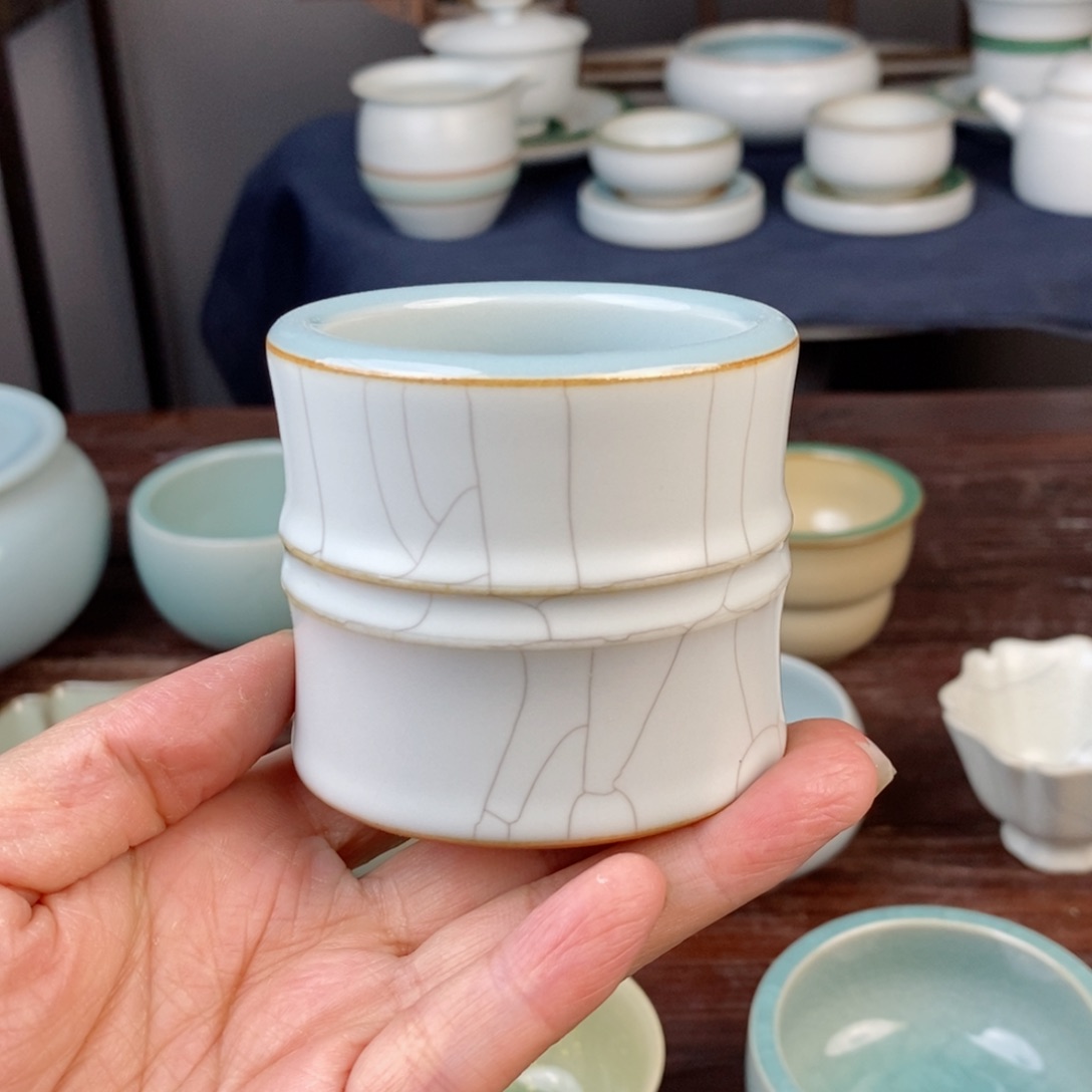 朱砂胎哥弟窑结合白釉结合粉青釉竹节杯 