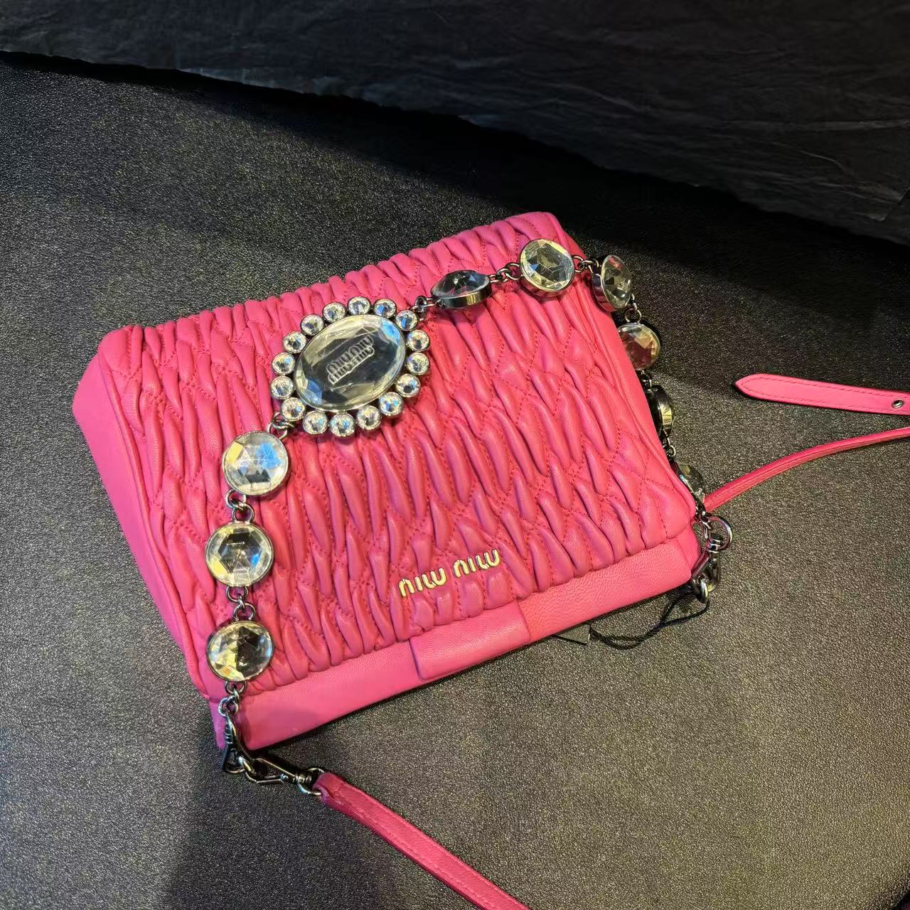 95新 MIU MIU/缪缪 【小考拉】miumiu 单肩包