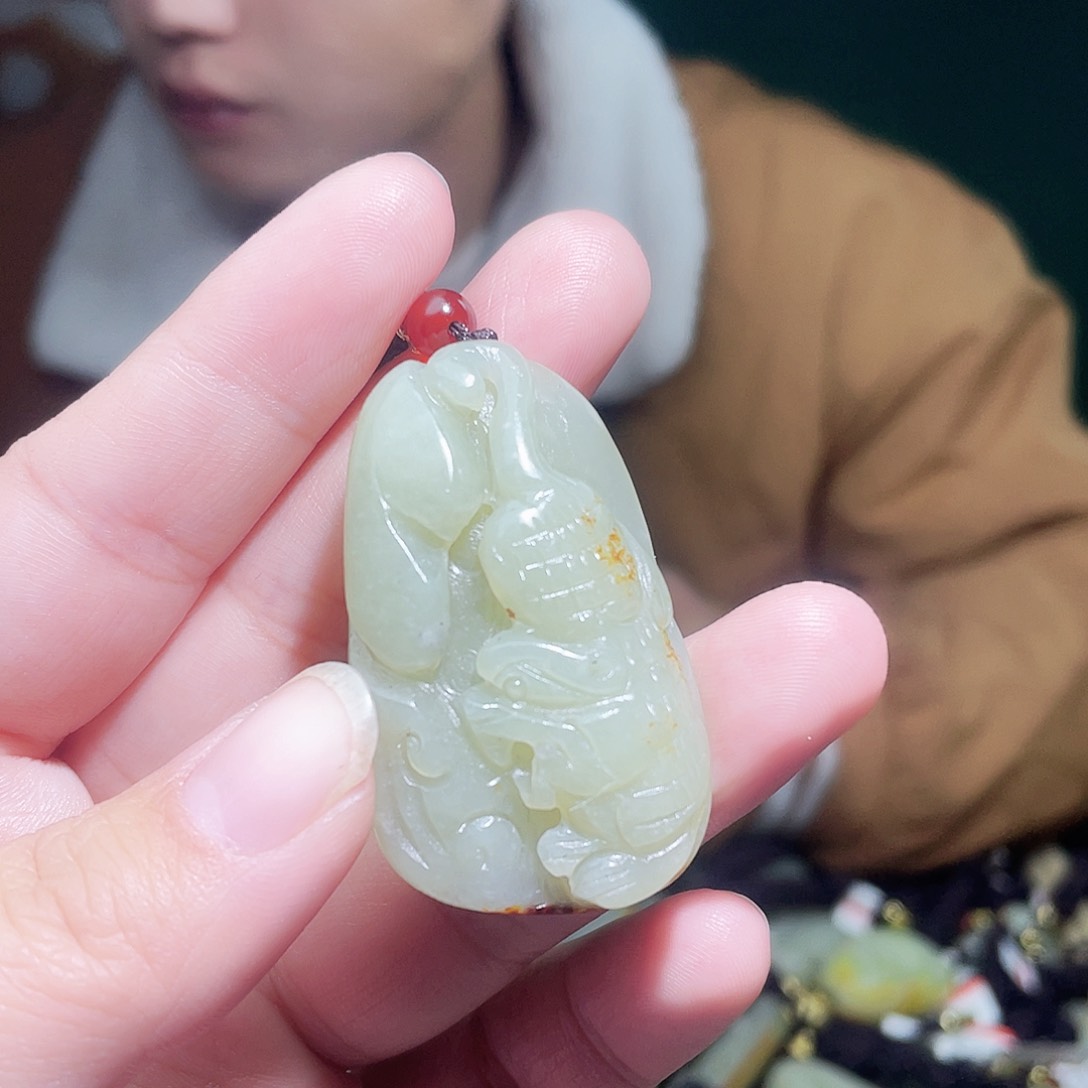 和田玉颈饰未镶嵌