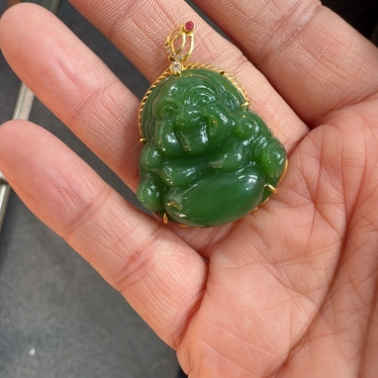 和田玉颈饰18K金镶嵌3.0裸佛，加扣3.5左右