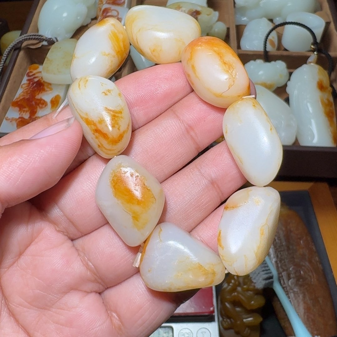 和田玉颈饰未镶嵌