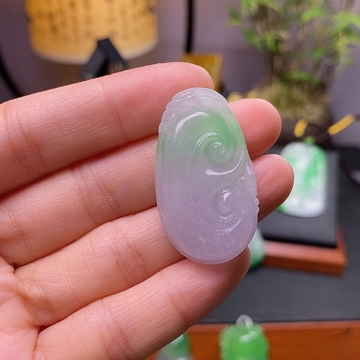 翡翠未镶嵌吊坠(赠链)